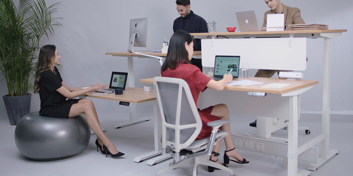 5 Reasons Why You Should Consider a Standing Desk