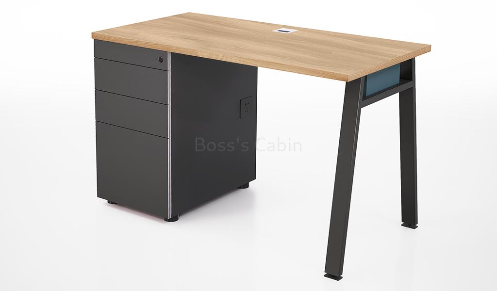 ‘Spiro’ One Seater Workstation In Akazie Oak and Carbon Gray Finish